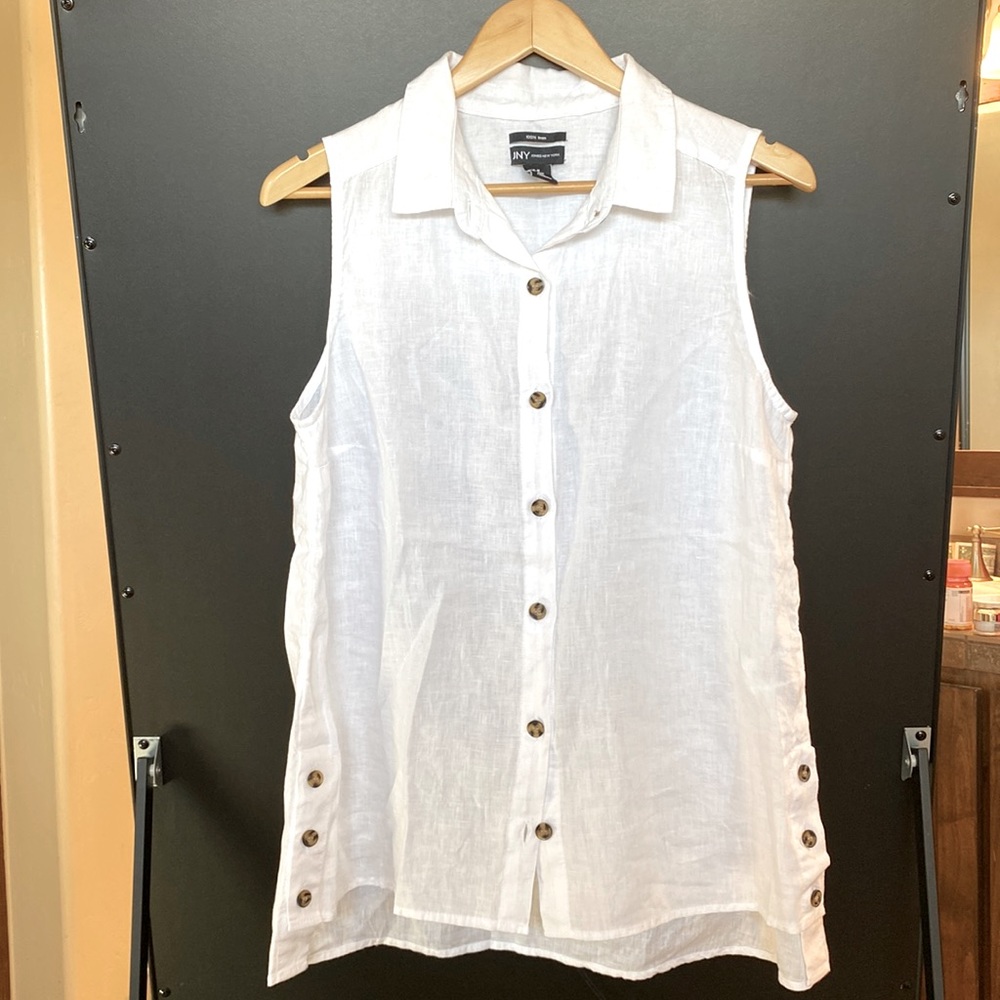 Jones NY linen sleeveless tunic, white with faux horn buttons.